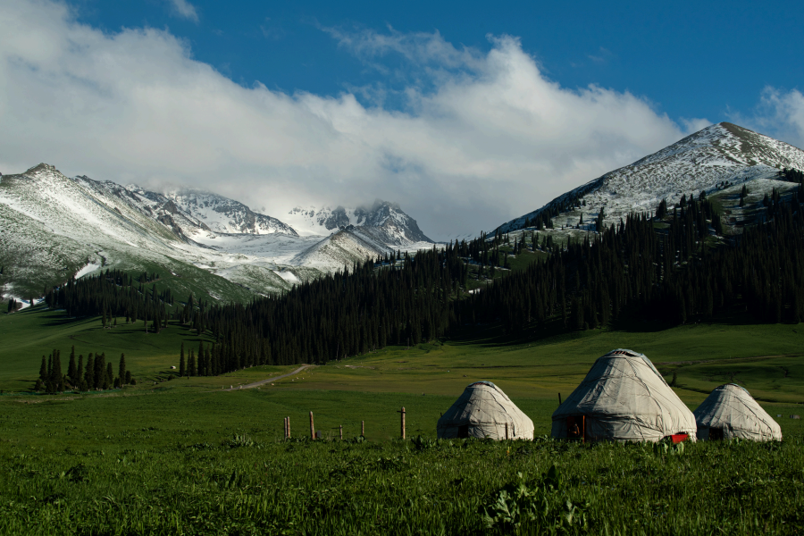 14-Day Grand Loop Tour of Northern Xinjiang
